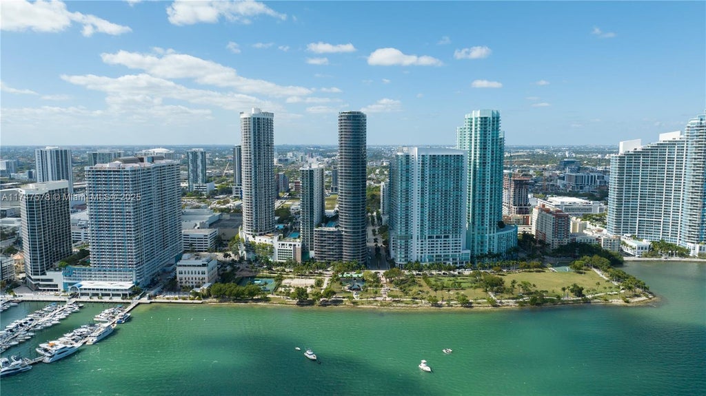 488 Ne 18th St 2210, Miami
