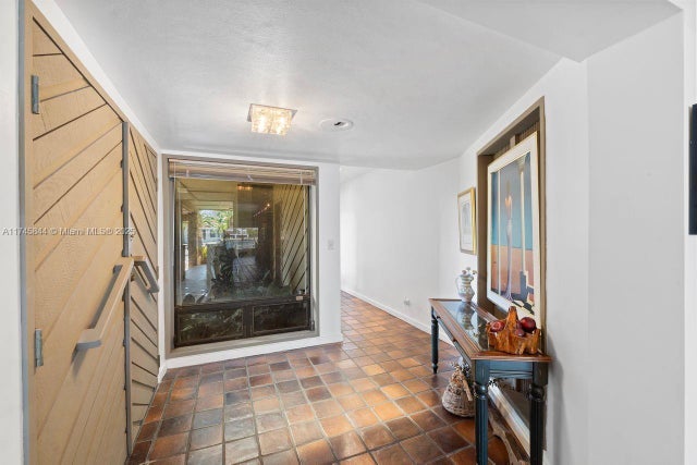 4 of 45 - 765 N Shore Dr, Miami Beach, FL