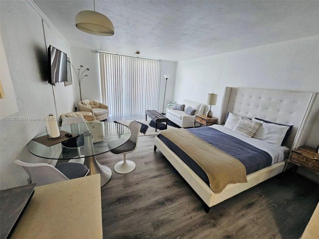 2 of 10 - 19201 Collins Ave 512, Sunny Isles Beach, FL