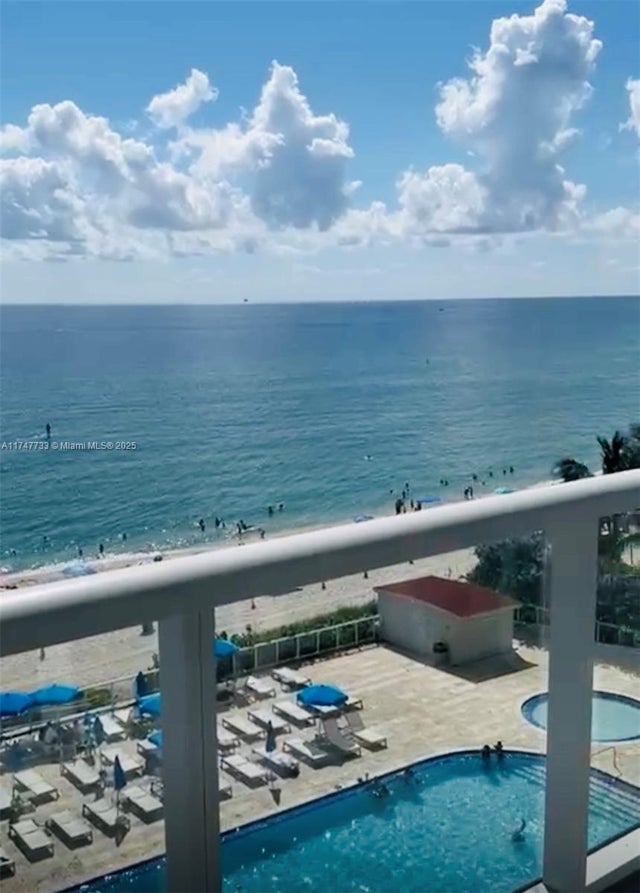 3 of 10 - 19201 Collins Ave 512, Sunny Isles Beach, FL