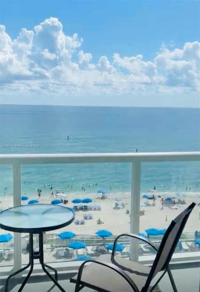 4 of 10 - 19201 Collins Ave 512, Sunny Isles Beach, FL