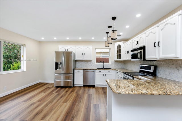 4 of 41 - 1507 Harding St, Hollywood, FL