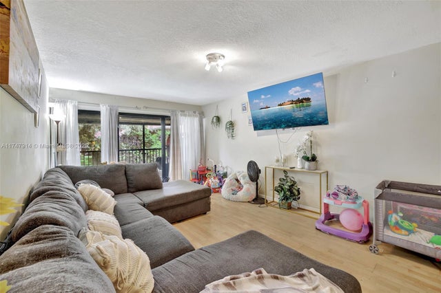 4 of 30 - 5841 Washington St 62, Hollywood, FL