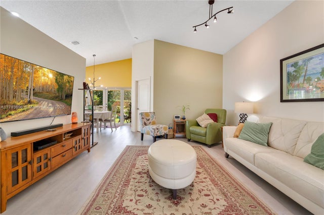 3 of 26 - 15430 Sw 143rd Ter, Miami, FL