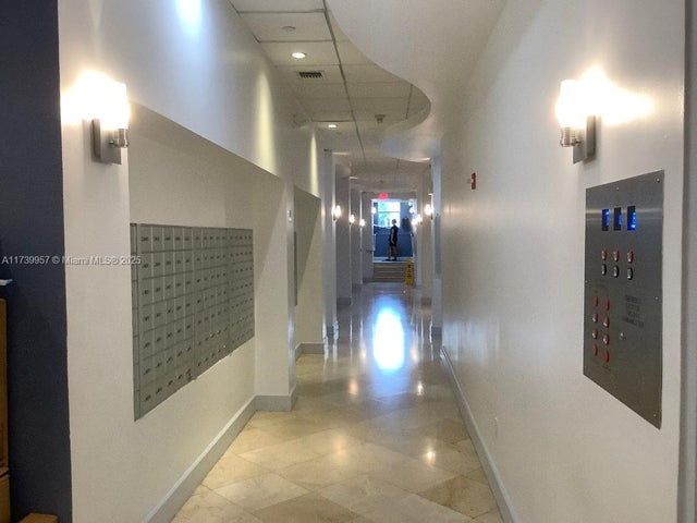 4 of 18 - 401 69th St 401, Miami Beach, FL