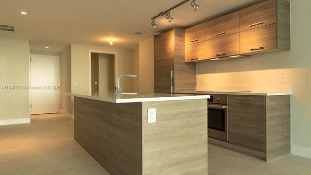 4 of 74 - 650 Ne 32nd St 2105, Miami, FL