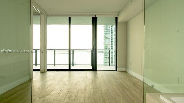 5 of 74 - 650 Ne 32nd St 2105, Miami, FL