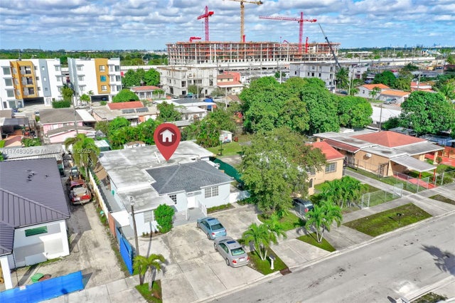 3 of 7 - 859 E 23rd St, Hialeah, FL
