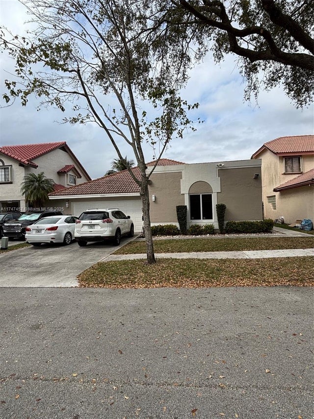 1 of 71 - 9501 Nw 18th Mnr, Plantation, FL