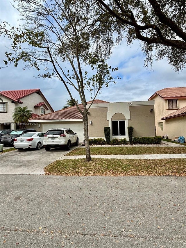 2 of 71 - 9501 Nw 18th Mnr, Plantation, FL