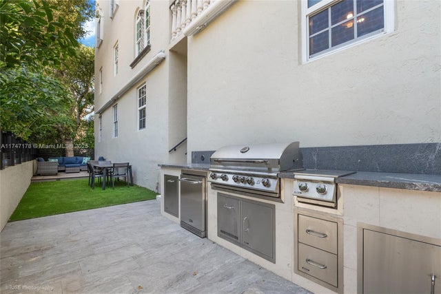 5 of 23 - 111 Edgewater Dr 1a, Coral Gables, FL