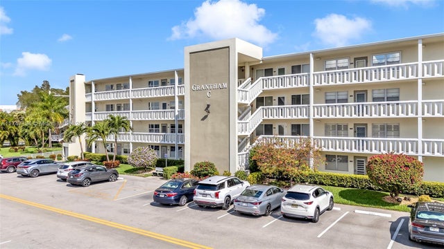 2 of 32 - 250 Grantham C 250, Deerfield Beach, FL