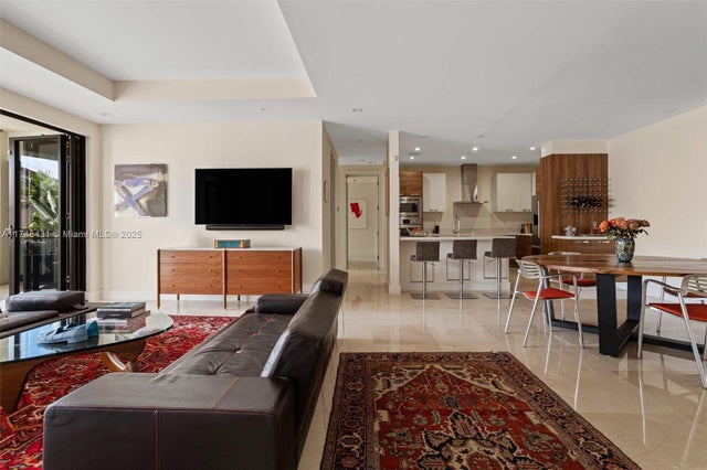 2 of 44 - 718 Valencia Ave 207, Coral Gables, FL