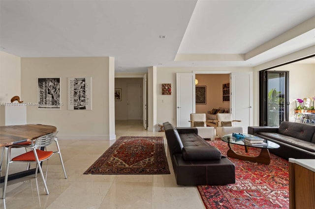 5 of 44 - 718 Valencia Ave 207, Coral Gables, FL