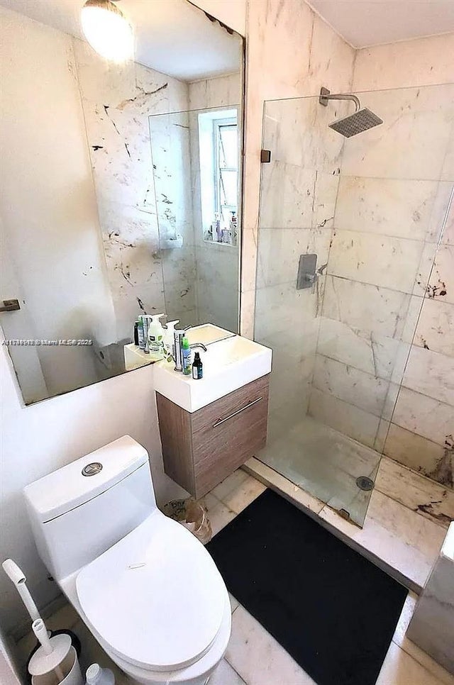 5 of 5 - 801 8th St 104, Miami Beach, FL