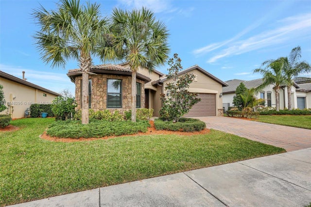 2 of 55 - 727 Se Boboli Way, Port St Lucie, FL