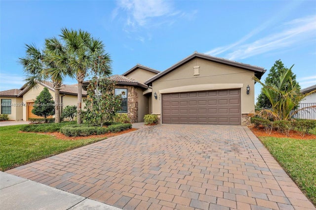 3 of 55 - 727 Se Boboli Way, Port St Lucie, FL