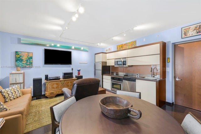 2 of 22 - 435 21st St 316, Miami Beach, FL