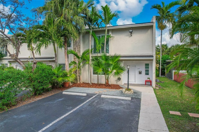 1 of 27 - 6209 Sw 78th St 2e, South Miami, FL