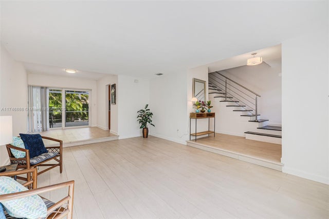 3 of 27 - 6209 Sw 78th St 2e, South Miami, FL
