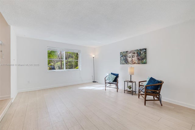 4 of 27 - 6209 Sw 78th St 2e, South Miami, FL