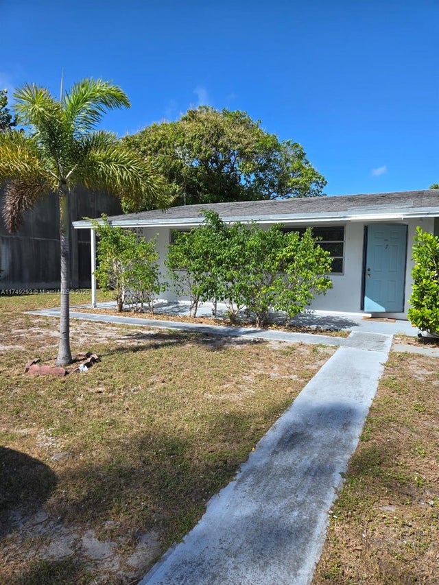 1 of 12 - 803 Ridge Rd 7, Lantana, FL