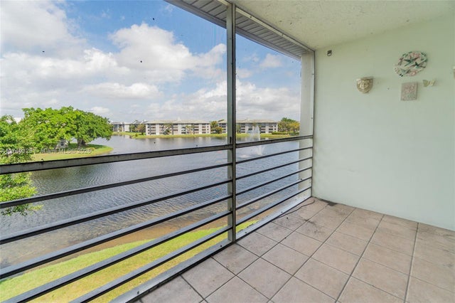 4 of 14 - 9235 Lagoon Pl 404, Davie, FL