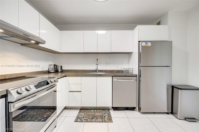 3 of 18 - 100 Bayview Dr 1231, Sunny Isles Beach, FL