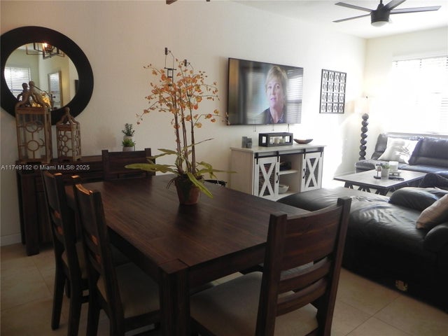 3 of 38 - 12170 Village Pl 1, Davie, FL