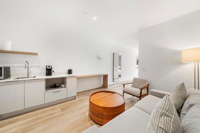 5 of 22 - 229 Sw 9th St 208, Miami, FL