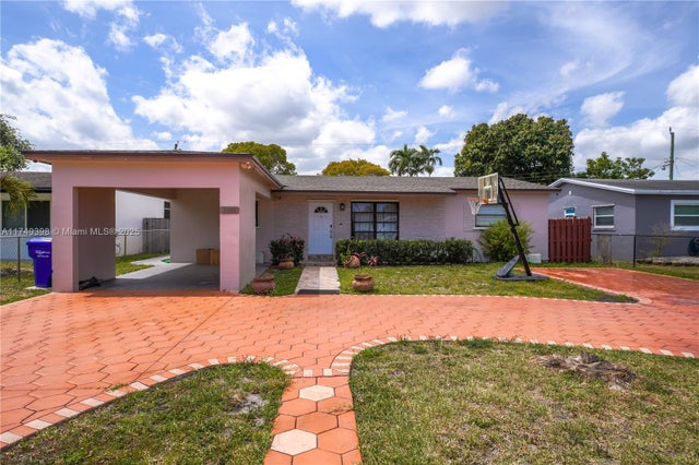 2 of 29 - 1820 N 27th Ave, Hollywood, FL