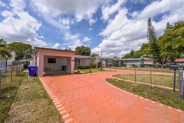 3 of 29 - 1820 N 27th Ave, Hollywood, FL