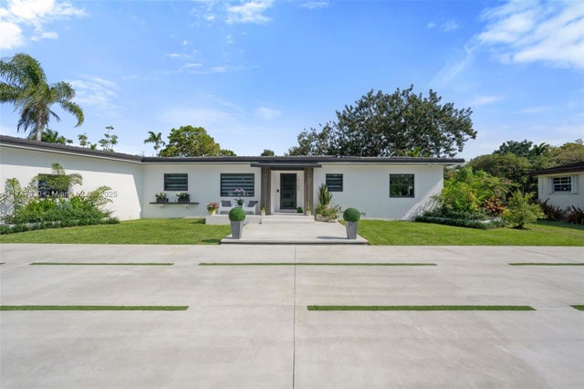 1 of 31 - 14745 N Spur Dr, Miami, FL