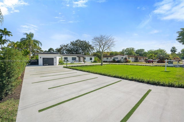 2 of 31 - 14745 N Spur Dr, Miami, FL