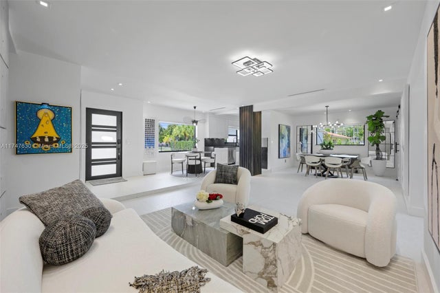 4 of 31 - 14745 N Spur Dr, Miami, FL