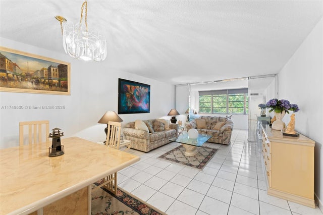 4 of 20 - 445 Ne 195th St 324, Miami, FL