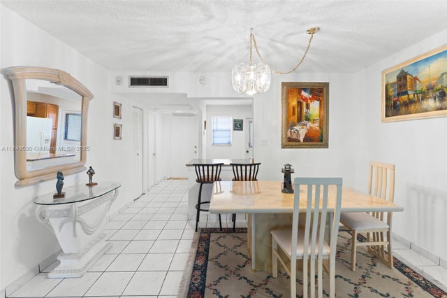 5 of 20 - 445 Ne 195th St 324, Miami, FL