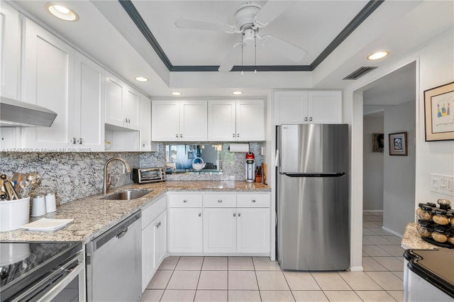1 of 32 - 4800 Hillcrest Ln 514, Hollywood, FL