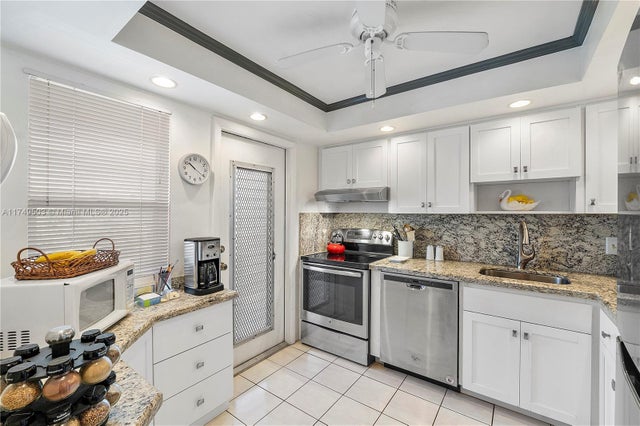 3 of 32 - 4800 Hillcrest Ln 514, Hollywood, FL