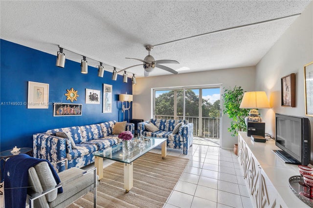 5 of 32 - 4800 Hillcrest Ln 514, Hollywood, FL