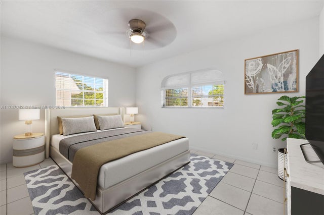 2 of 37 - 17084 Sw 112th Ct V3142, Miami, FL