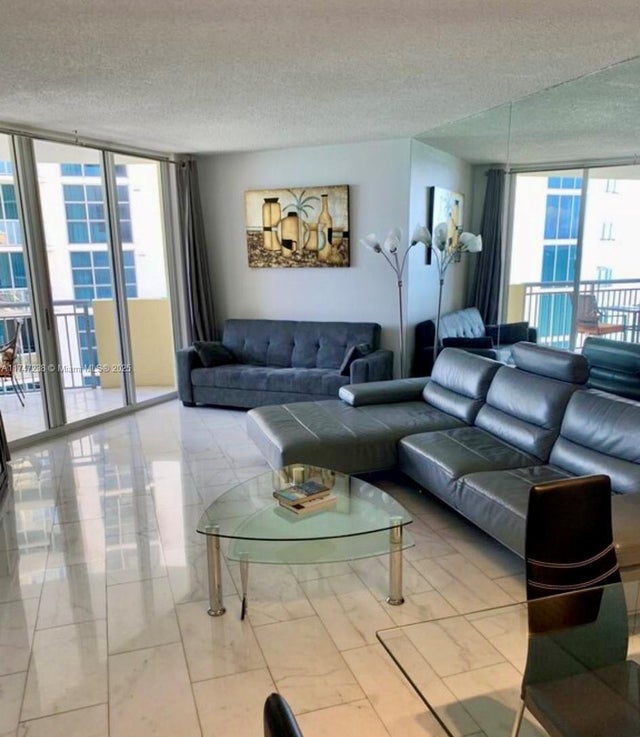 3 of 12 - 17375 Collins Ave 1404, Sunny Isles Beach, FL