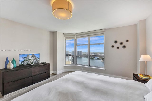 3 of 32 - 19101 Ne 36th Ct 3002, Aventura, FL