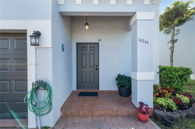 3 of 32 - 16344 Sw 44th Way, Miami, FL