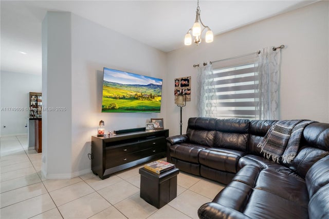 4 of 32 - 16344 Sw 44th Way, Miami, FL
