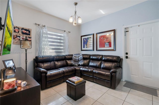5 of 32 - 16344 Sw 44th Way, Miami, FL