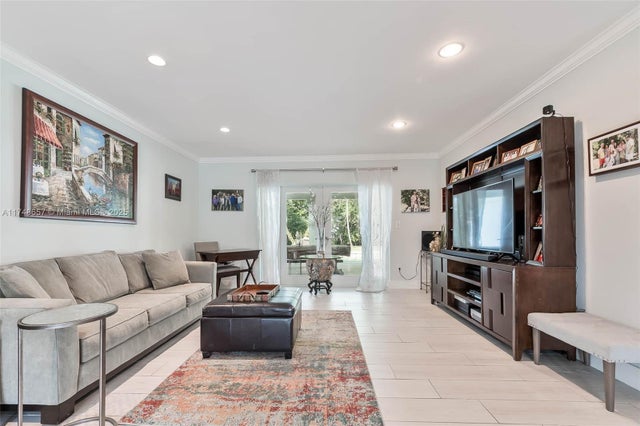 4 of 31 - 7405 Sw 132nd St, Pinecrest, FL