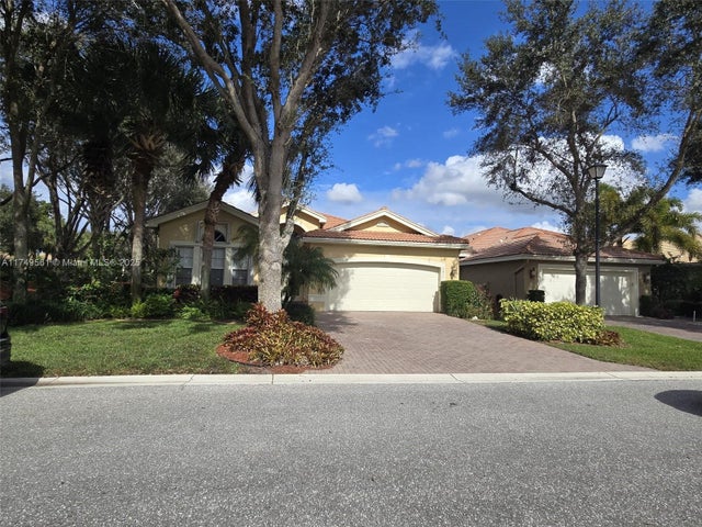 1 of 25 - 6855 Shamrock Trl, Boynton Beach, FL