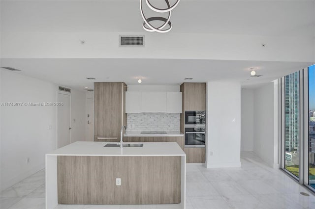 5 of 35 - 2900 Ne 7th Ave 1601, Miami, FL