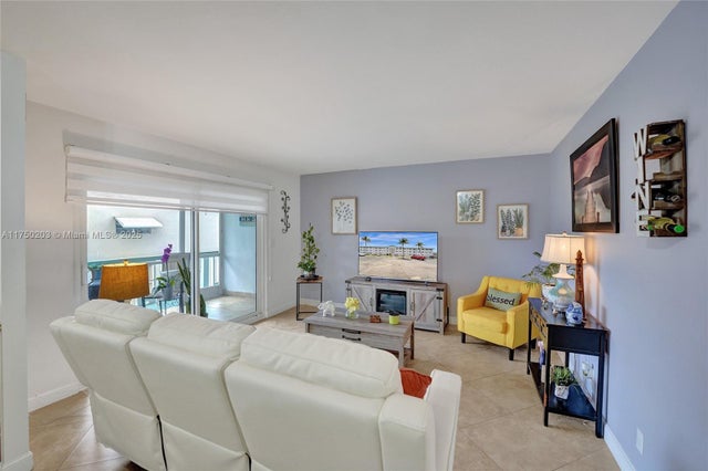 3 of 75 - 5300 Washington St I203, Hollywood, FL